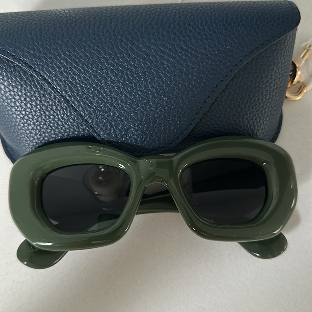 LOEWE GREEN INFLATED BUTTERFLY SUNGLASSES - Picture 2 of 9